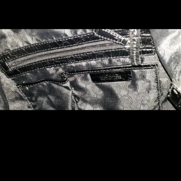 👜 Michael Kors Purse Black Hamilton Croc Embossed Silver Logo Lock Chain 👜 - Picture 12 of 12